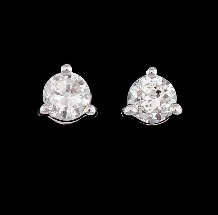 ÖRHÄNGEN, 1 par, 18K vitguld, briljantslipade diamanter tot ca 0.31 ct.