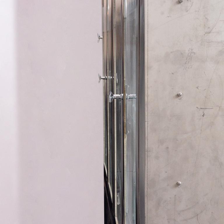 Läkarskåp, Kifa, 1900-talets andra hälft.