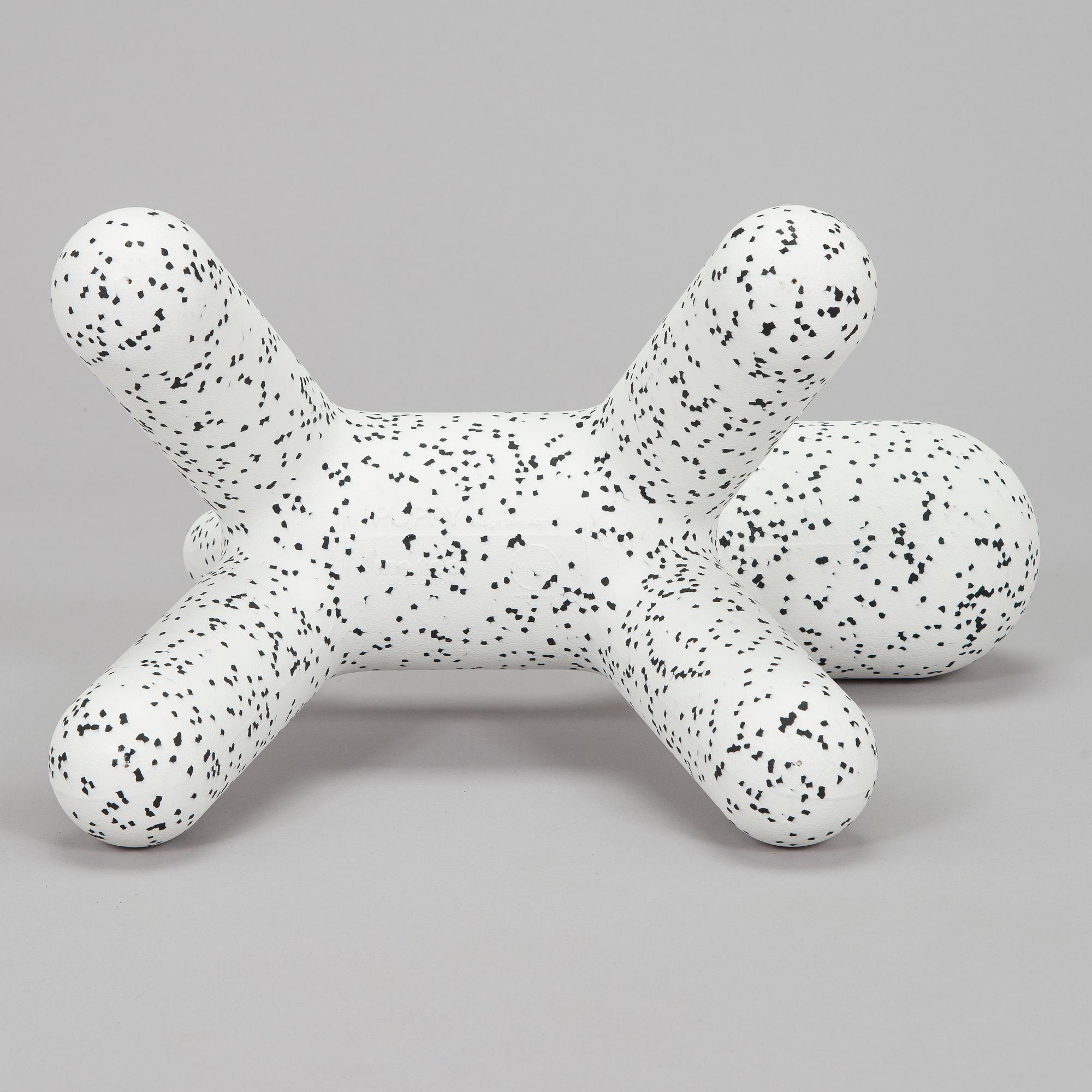 Eero Aarnio, "Puppy Dalmatian", Me Too Collection, Magis, Italia, 2005.