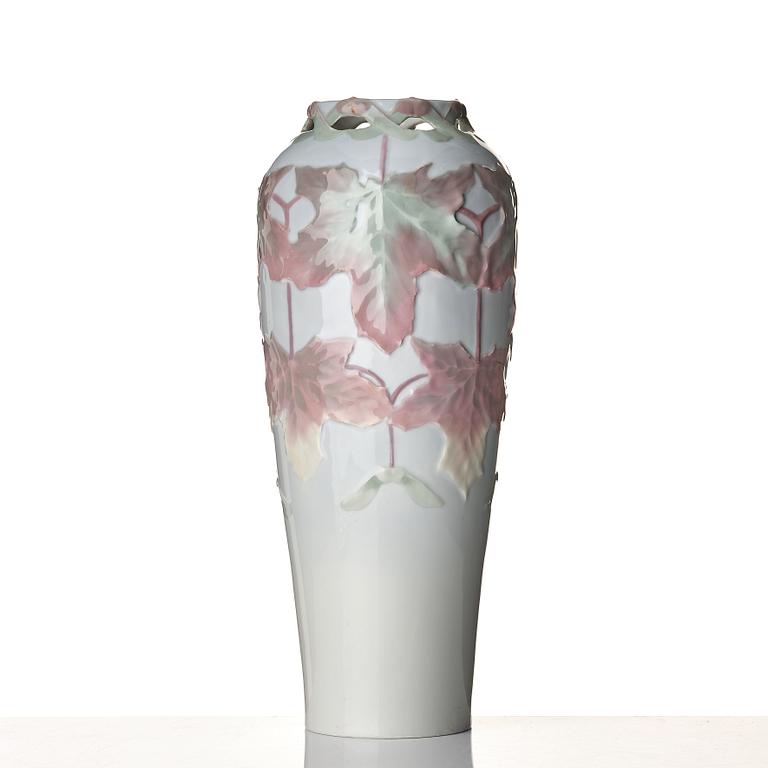 Harald Almström, an Art Nouveau porcelain vase, Rörstrand 1900.