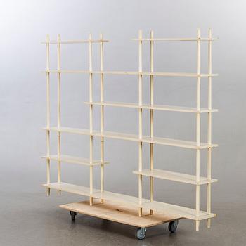 A MID 20TH CENTURY BOOK CASE.