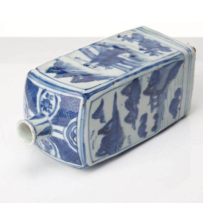 A blue and white bottle, Ming dynasty, 17th Century.