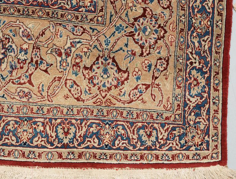 SEMI-ANTIQUE NAIN. 309 x 213,5 cm.