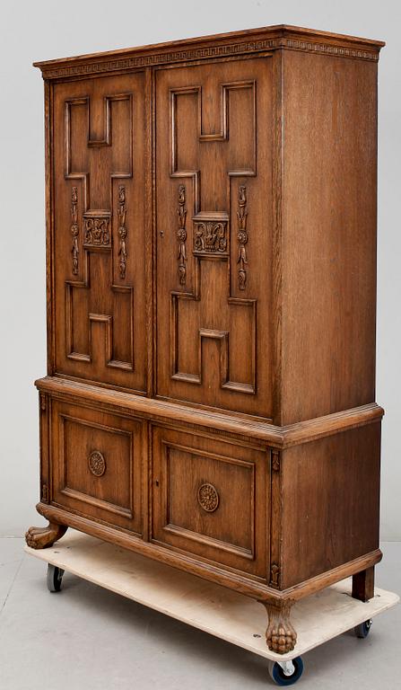 SKÅP, G. H. Wrange, Stockholm, 1932.