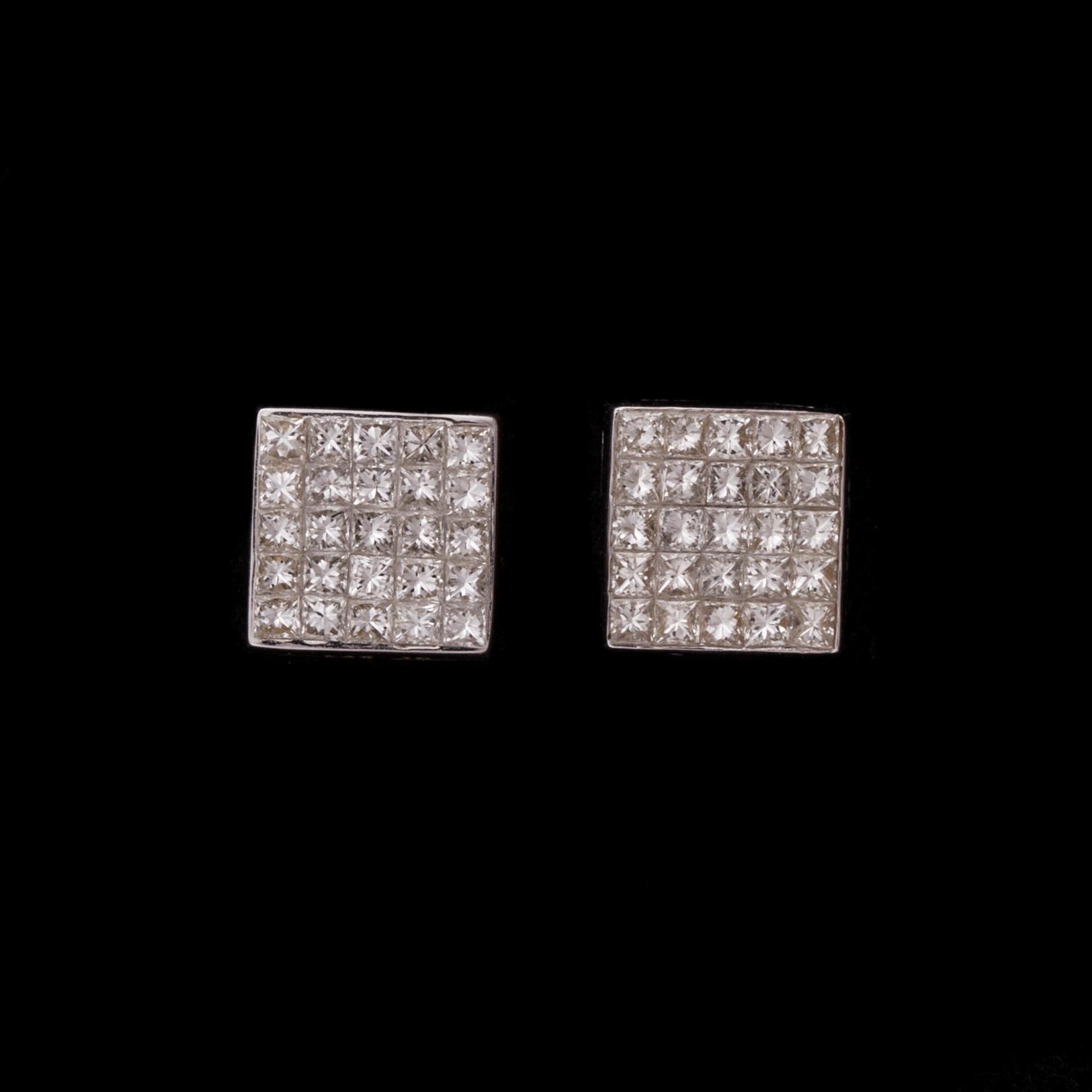 ÖRHÄNGEN, 14K vitguld, prinsesslipade diamanter. Totalvikt ca 2,2 g.