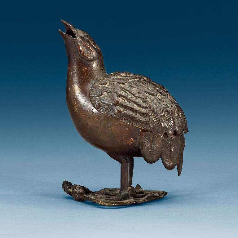A gold splashed bird shaped censer, Qing dynasty (1644-1912).