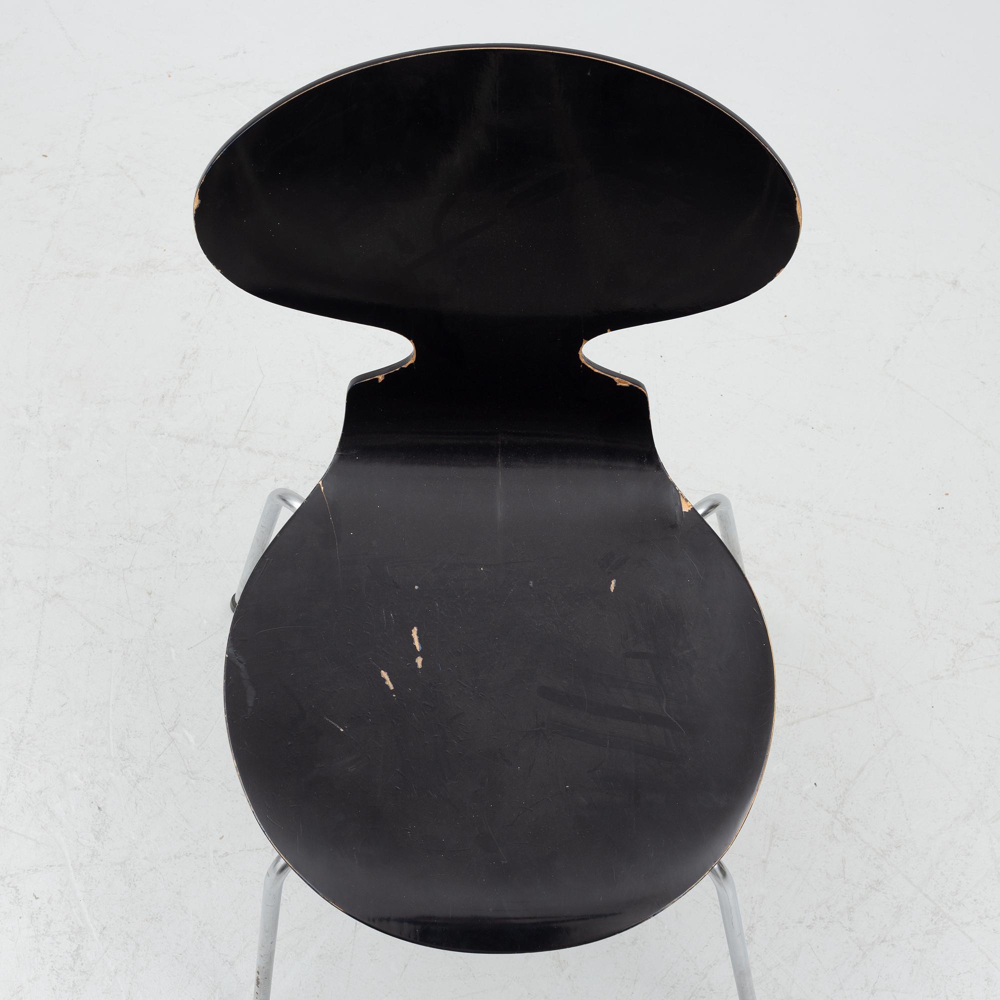 Arne Jacobsen, stolar, ett par, "Myran", Fritz Hansen, Danmark, 1973.