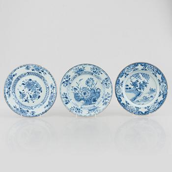 Ten pieces of Chinese blue and white porcelain, Qing dynasty 18th century & Jiaqing (1796-1822).