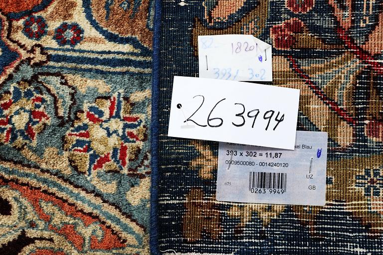 Matta, Kashmar, ca 393 x 302 cm.