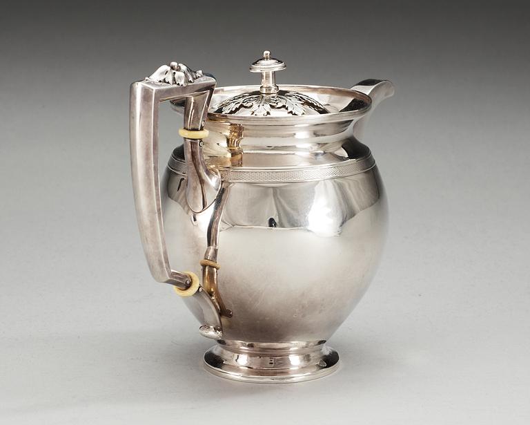 A Russian 20th century silver coffee-pot, un known makers mark, St. Petersburg.
