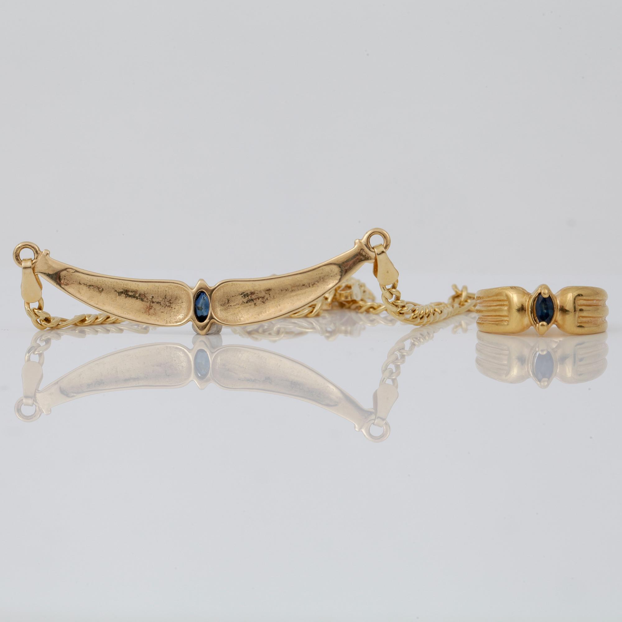 HALSKJEDJA MED HÄNGE samt RING, 18 k guld med safirer. Totalvikt ca 12,6 g.