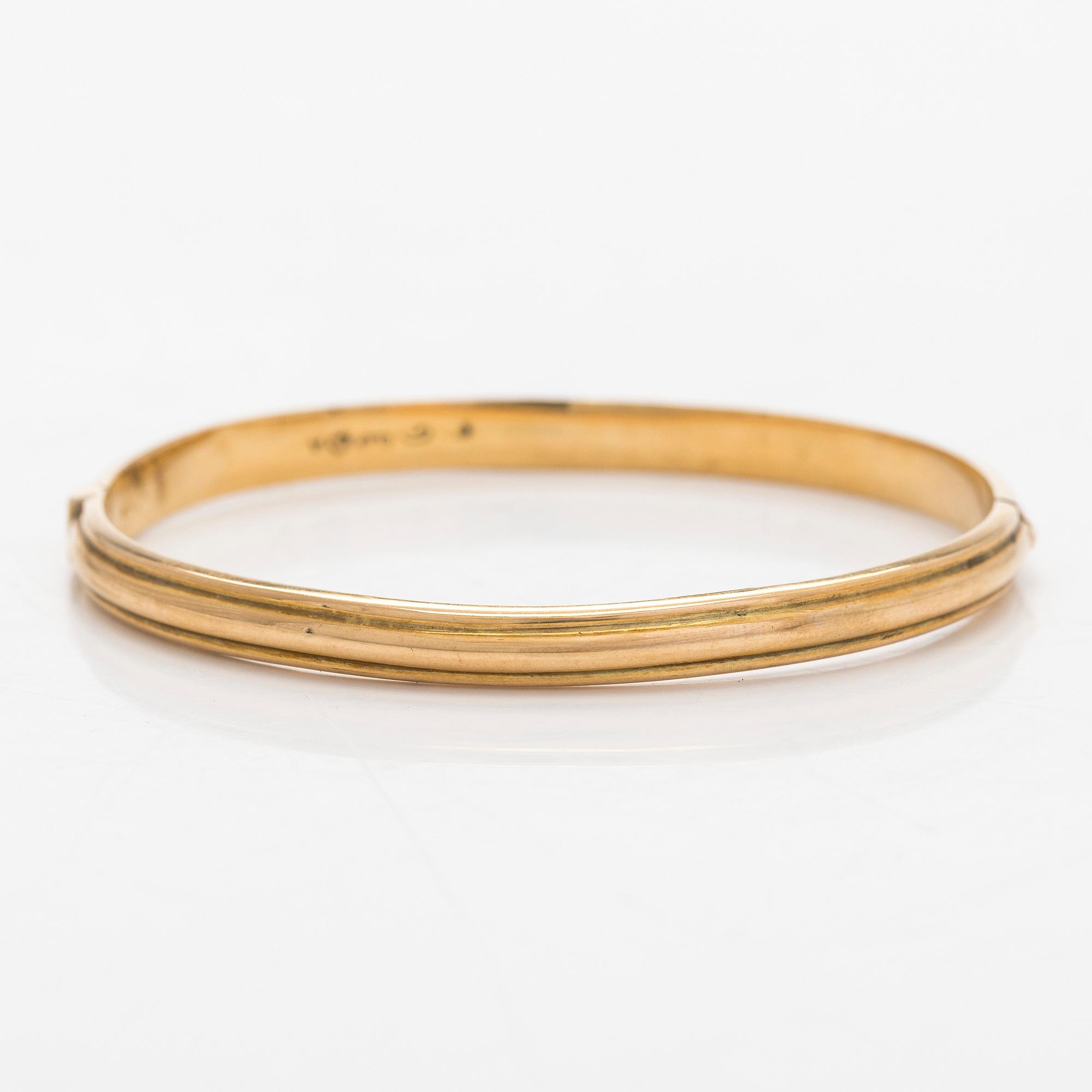 Bangle, 14K gold, Tillander, Helsinki 1951.
