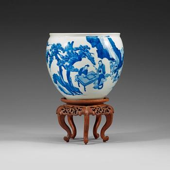 513. A blue and white pot, Qing dynasty with a Chenghua six character mark, 18th century.
