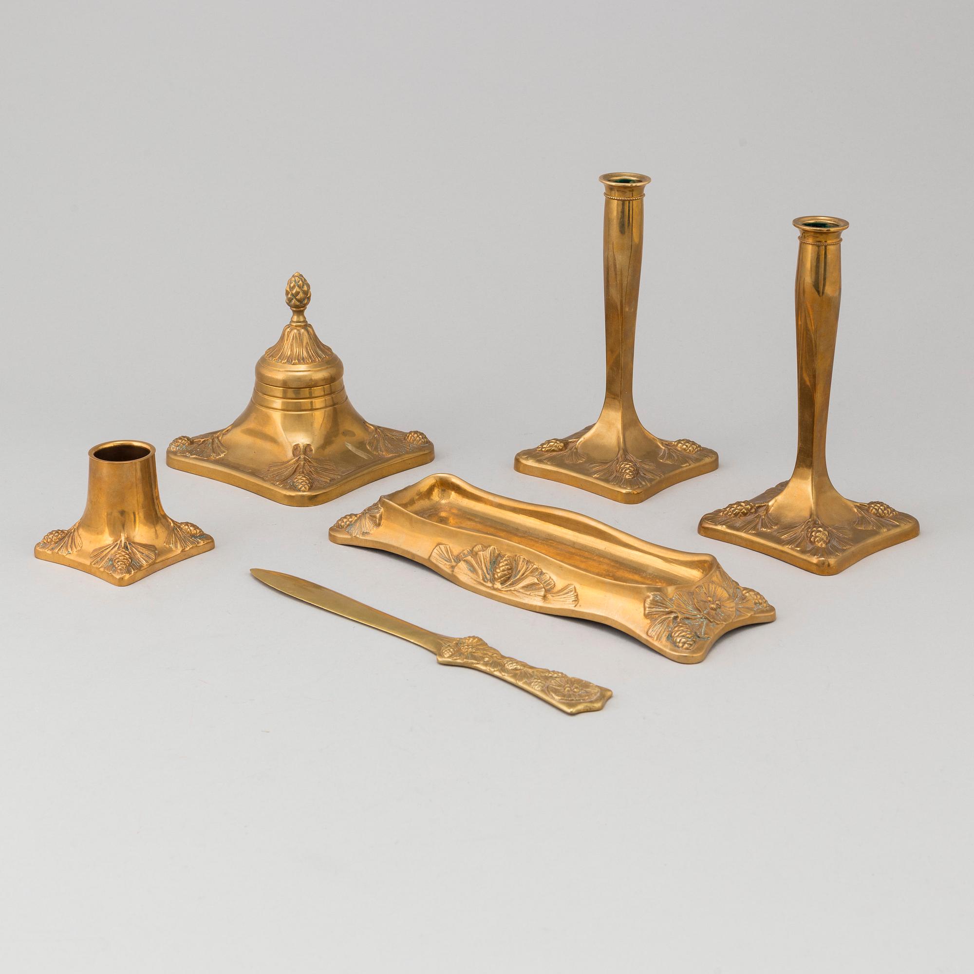 CARL HJALMAR NORRSTRÖM, a brass writing table set, 5 pieces, Art Nouveau, Skultuna.