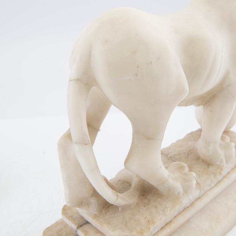 Dekorativa skulpturer ett par omkring 1900 alabaster.