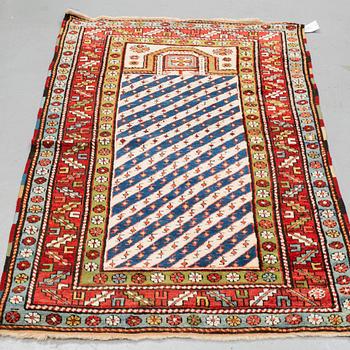 MATTO, a semi-antique Caucasian, a prayer rug, ca 160,5-165 x 96,5 cm (as well as 1 cm flat weave at the ends).