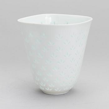 FRIEDL HOLZER-KJELLBERG, VASE, rice porcelain, signed F.H.Kj. Arabia Made in Finland.