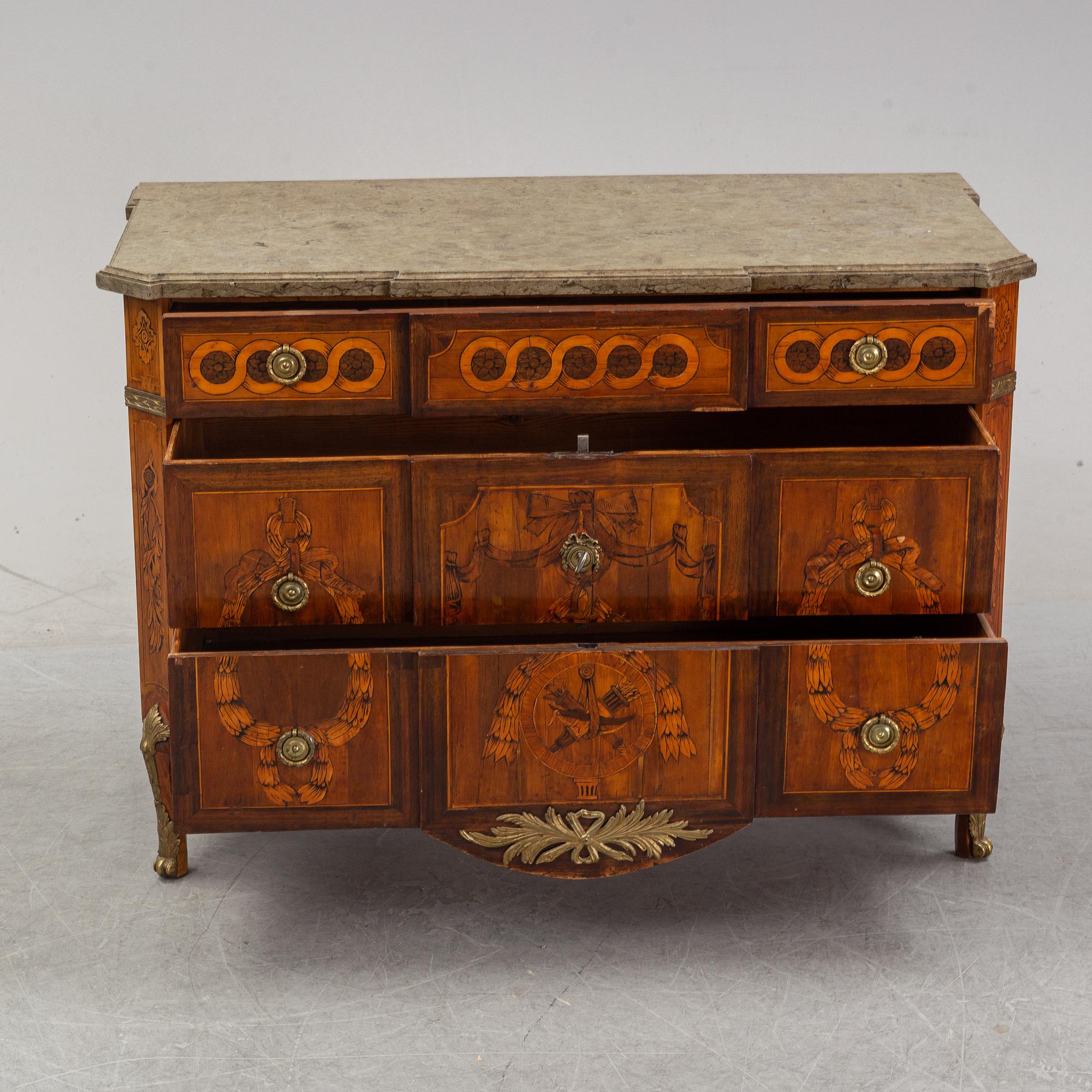 Jonas Hultsten, A Gustavian chest of drawers in the manner of Jonas Hultsten.