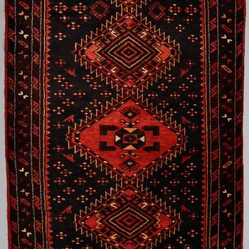 MATTA, Hamadan, ca 285 x 105 cm.