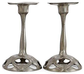563. A pair of Orivit Art Nouveau pewter candlesticks, Germany ca 1900.