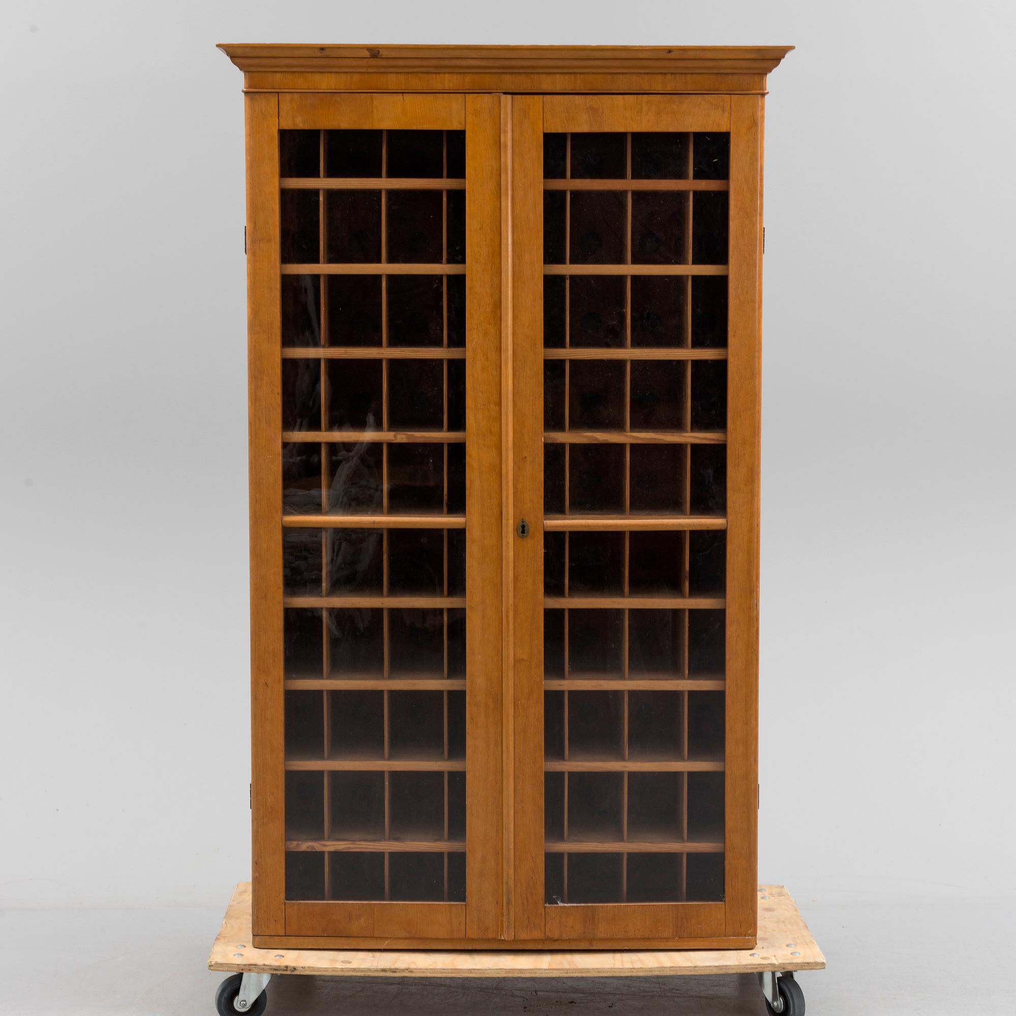 VINSKÅP, omkring 1900.