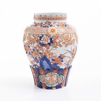 Vas, porslin. Japan, Meiji (1868-1912).