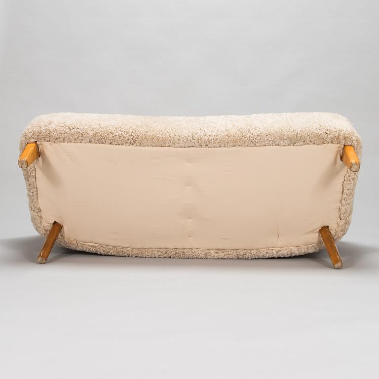 Flemming Lassen, a sofa, manufactured by Asko 1952-1956.