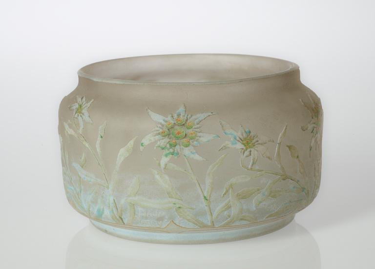 A Daum Frères Art Nouveau enameled cameo glass bowl, early 1900's.