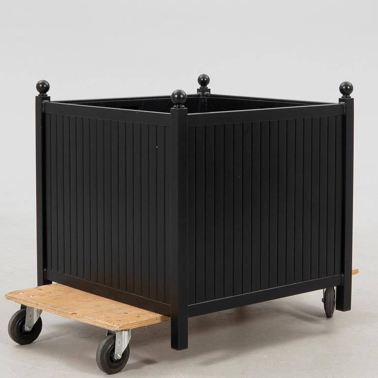 Ytterfoder/planteringslåda "Versaille" Vansta trädgårdar 2000-tal.