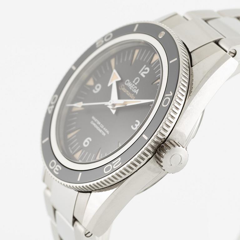 Omega, Seamaster 300, Master Co-Axial, Chronometer, armbandsur, 41 mm.