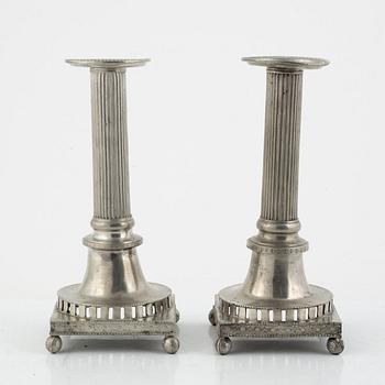 A pair of late-Gustavian pewter candlesticks på H. Wicksten (master in Västerås 1782-180/14).