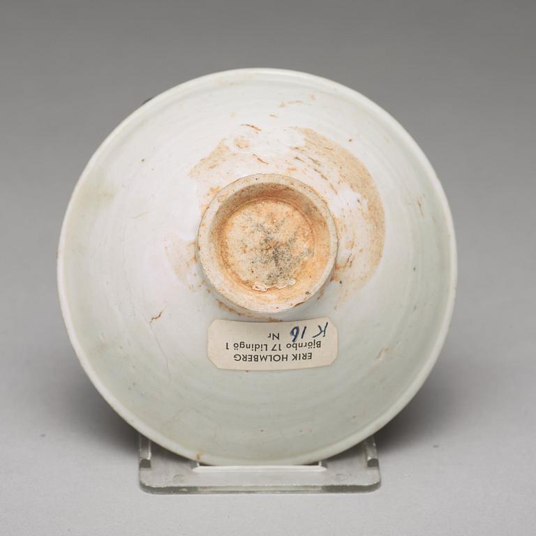 A white glazed bowl, Song dynasty (960-1279).