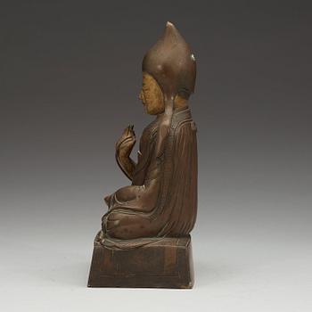 LAMA, patinerad brons. Troligen föreställande den sjunde Dalai Lama, Lobzang Kalzang Gyatso, Sinotibetansk, 17/1800-tal.