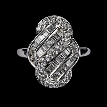 RING, 18k vitguld med diamanter, tot ca 1.49 ct.