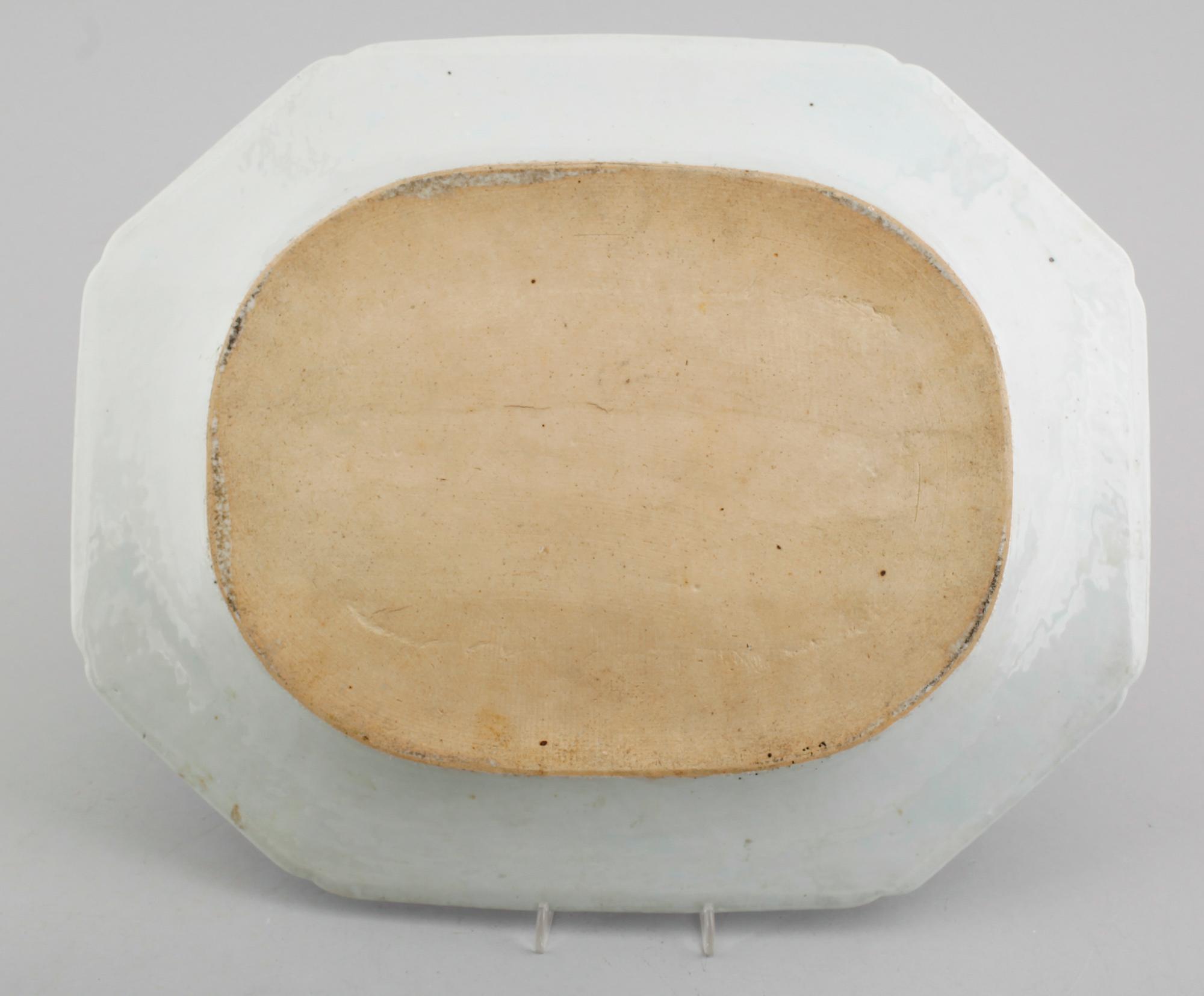 STEKFAT, porslin, Kina, Qianlong 1736-1795.