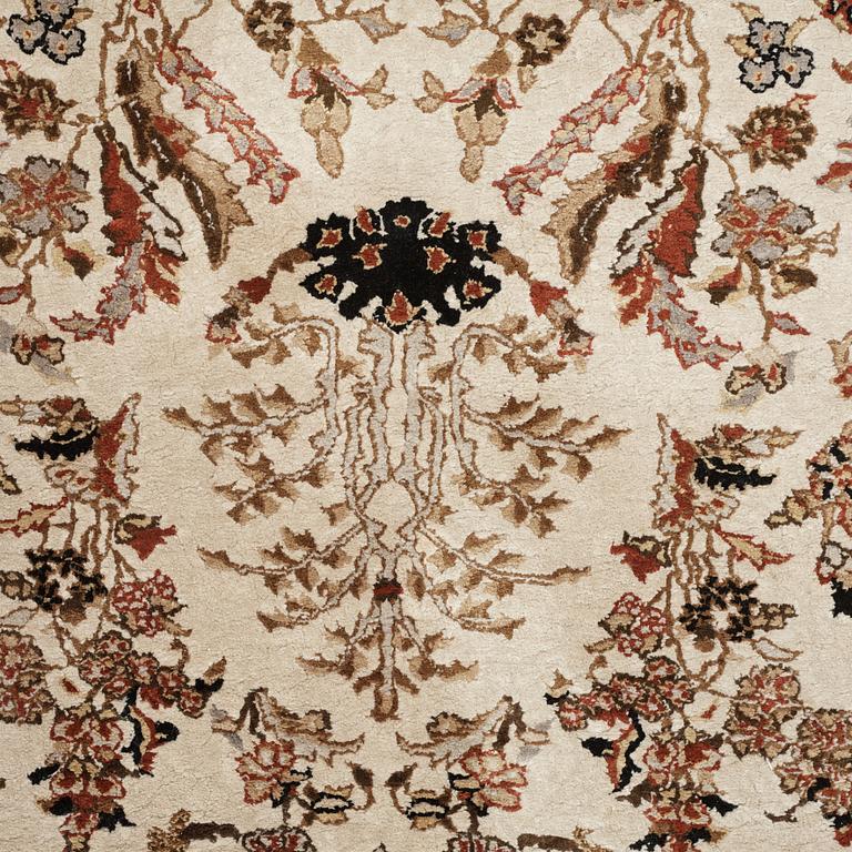 A chinese slik carpet, around 254 x 154 cm.