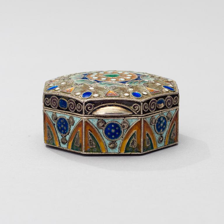 BOX, silver and enamel, Moscow, ca 1908-17, 11th Artell.