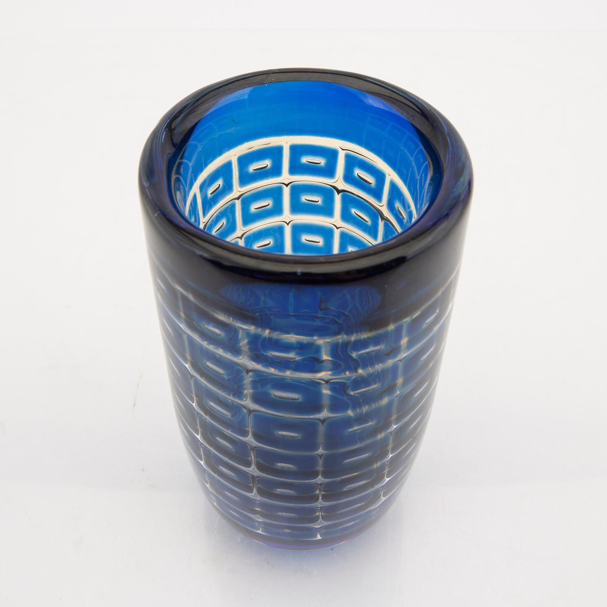 Edvin Öhrström, a signed Ariel 1955 glass vase Orrefors.