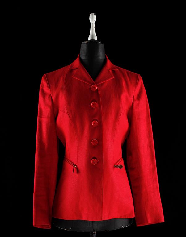 A red linen jacket by Hermès.