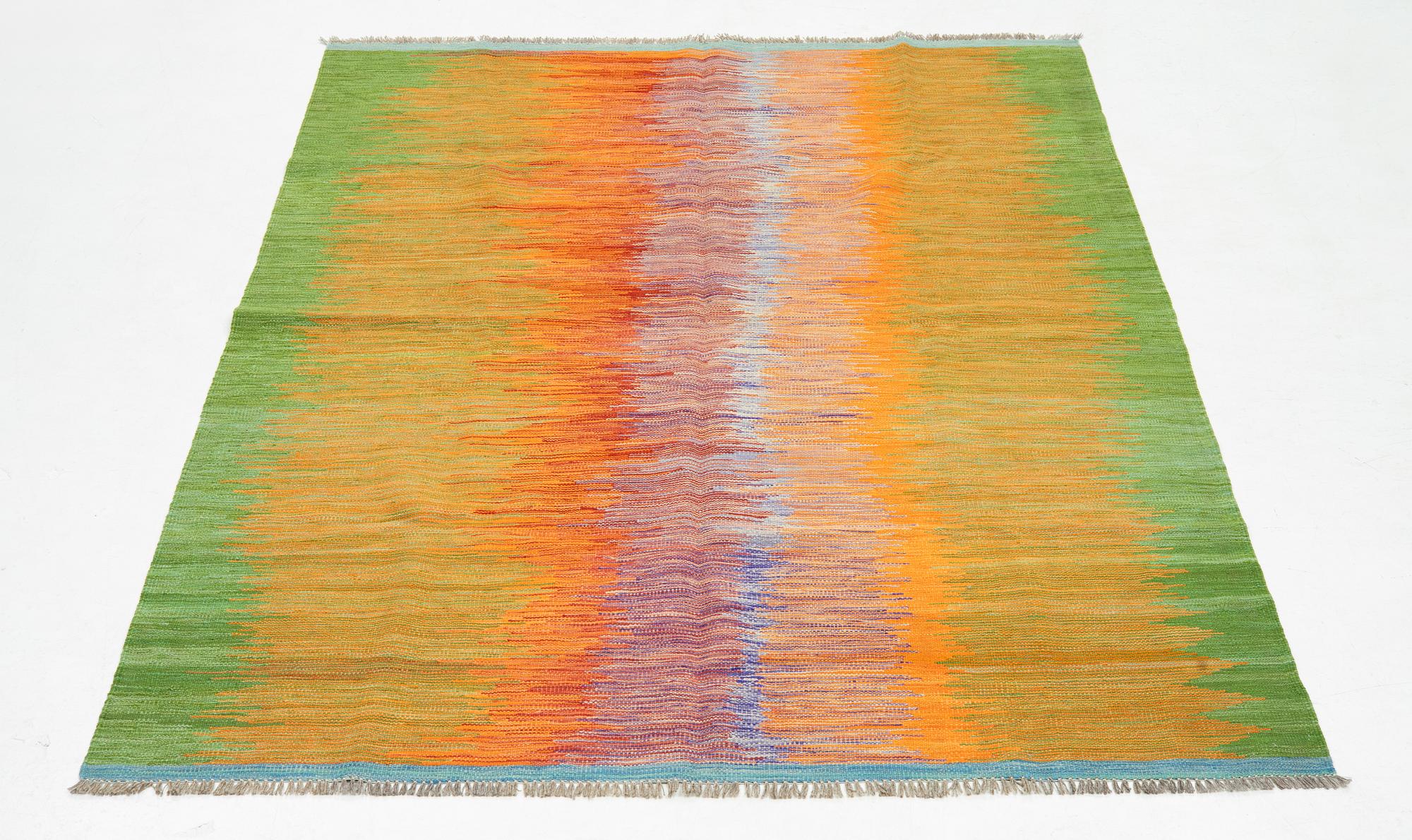 A kilim carpet, ca 253 x 180 cm.