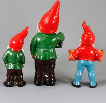 FIGURINER, 3 st, lergods, 1900-talets andra hälft.