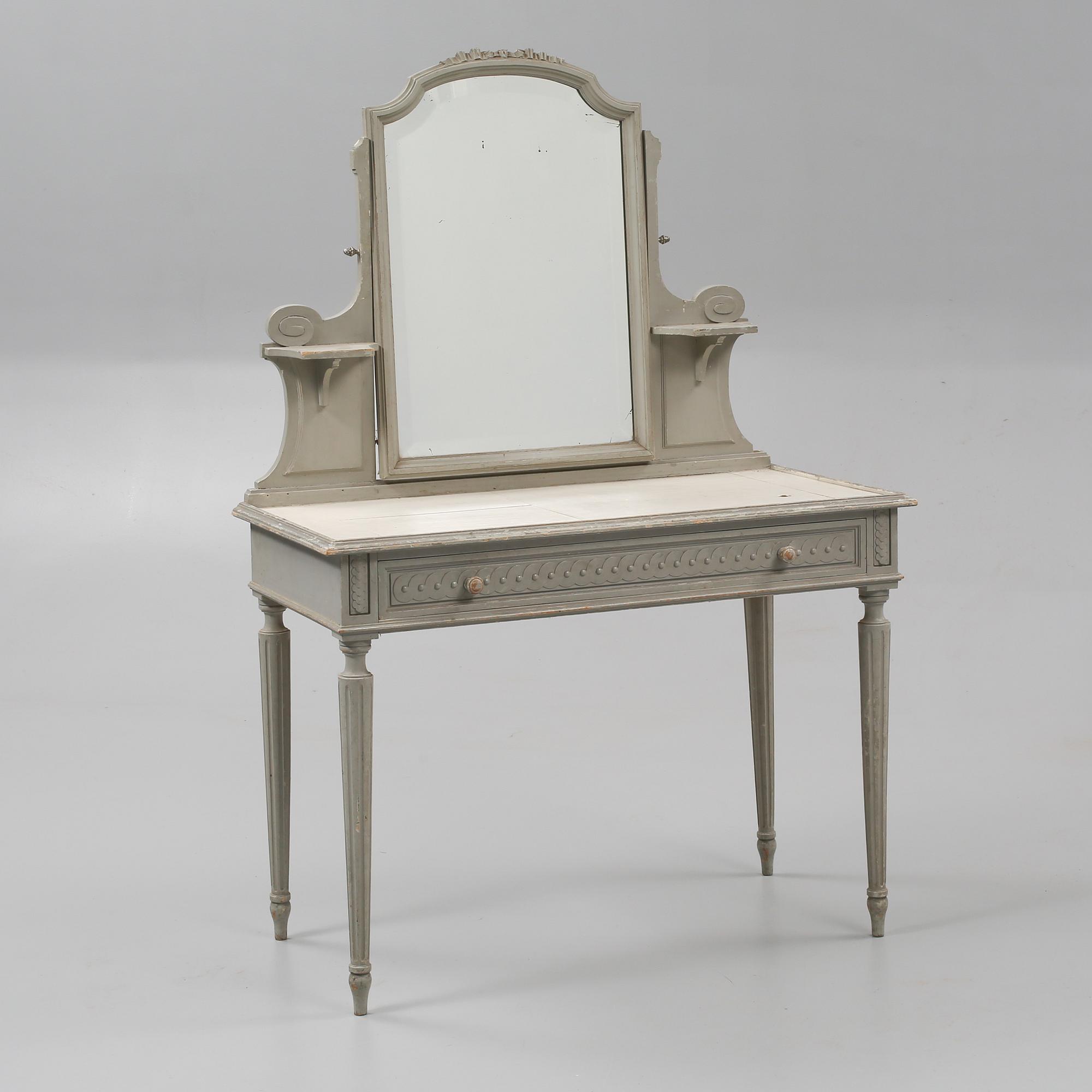 TOALETTBORD, Frankrike, 1900-talets andra kvartal.