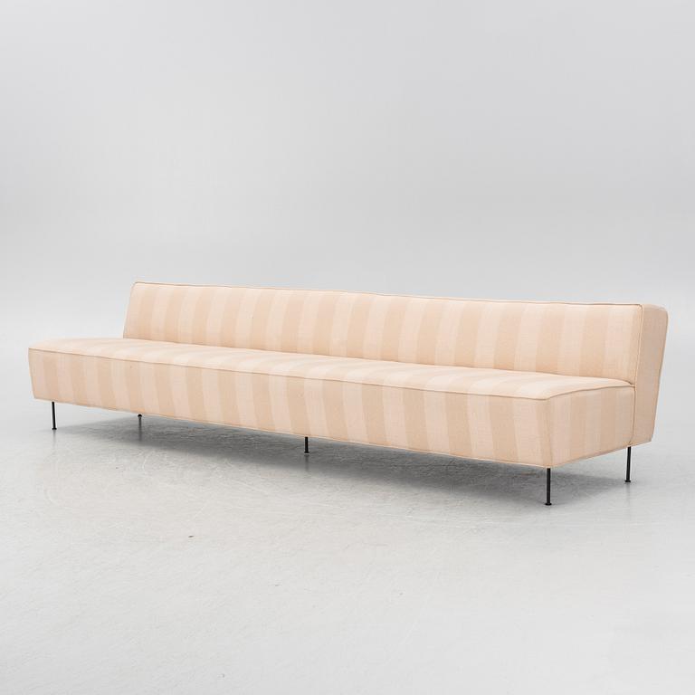 Greta Magnusson Grossman, soffa, "Modern Line", Gubi, Danmark, samtida.