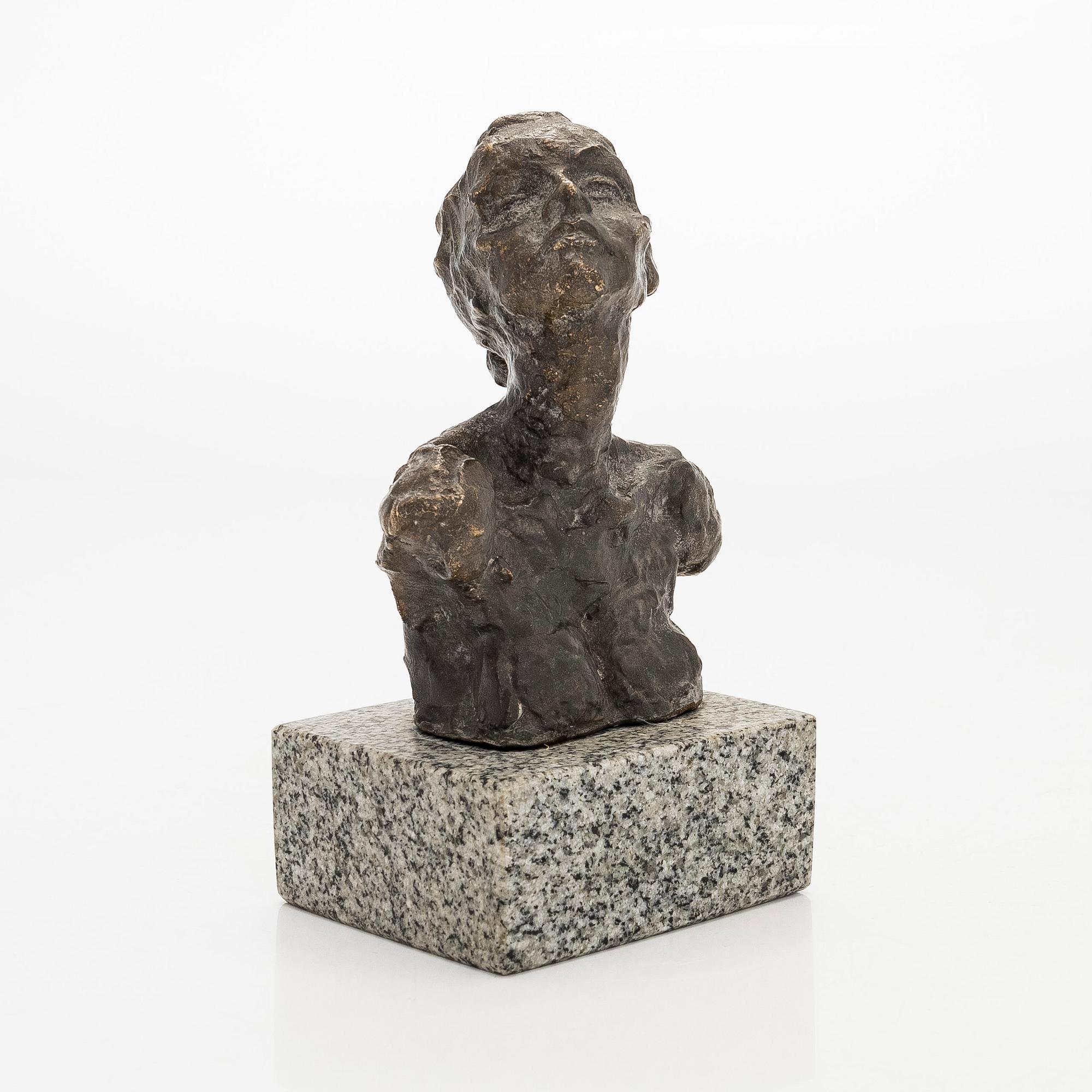 Erkki Mykrä, Bust of a Woman.