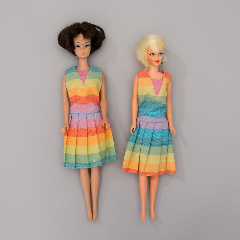 Two dolls, Barbie and Francie, with clothes and in original case, Mattel 1960s.