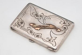 195. CIGARETTE CASE.