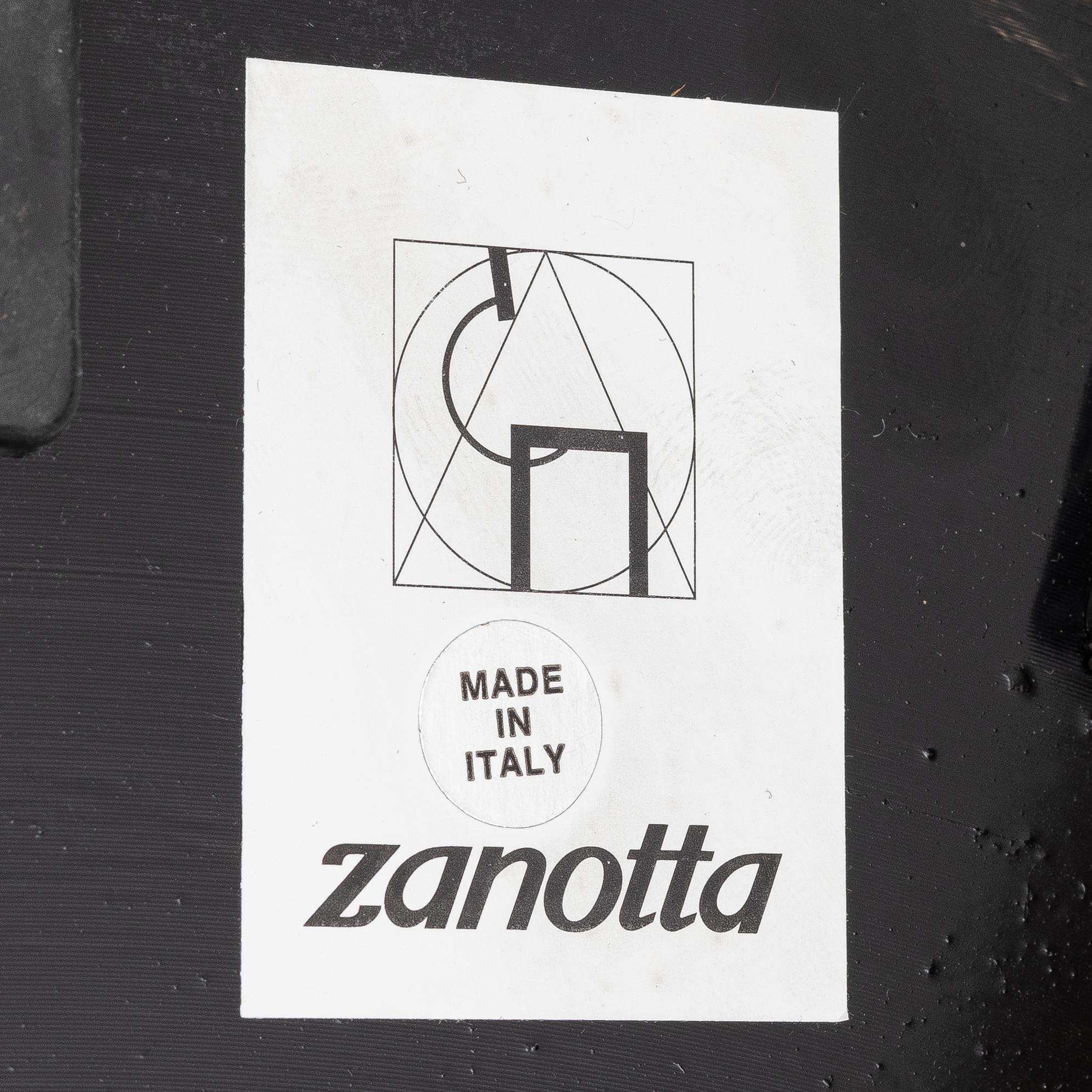 Marco Zanuso, bord, modell 2532 , Zanotta, Italien.