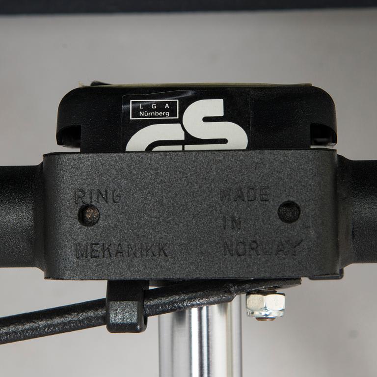 Charles & Ray Eames, kontorsstol, "Soft Pad Chair EA 219, high backrest", Vitra. 2000-tal.