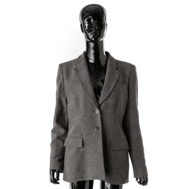KAVAJ, Armani.