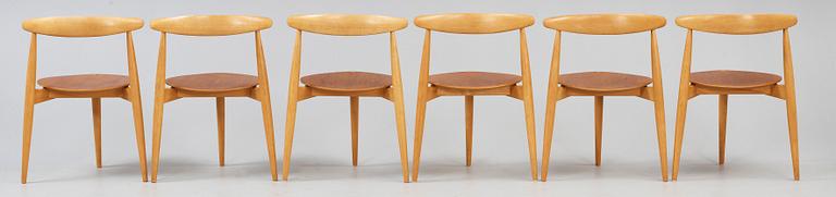 HANS J WEGNER, matgrupp, 6 st "Hjertestolen" och bord, Fritz Hansen, Danmark ca 1963.